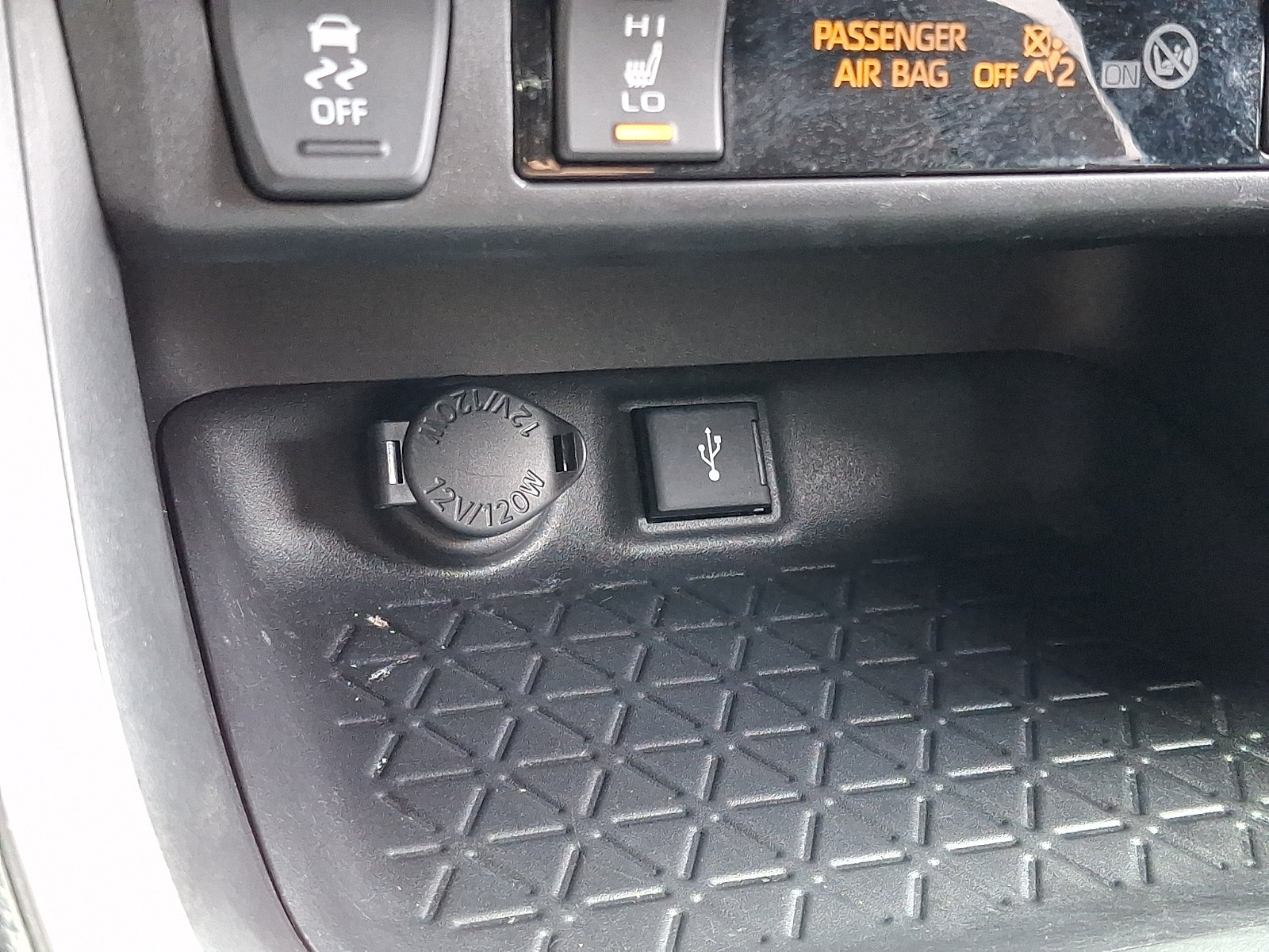 Used 2022 Toyota RAV4 SE AWD/4WD image 24