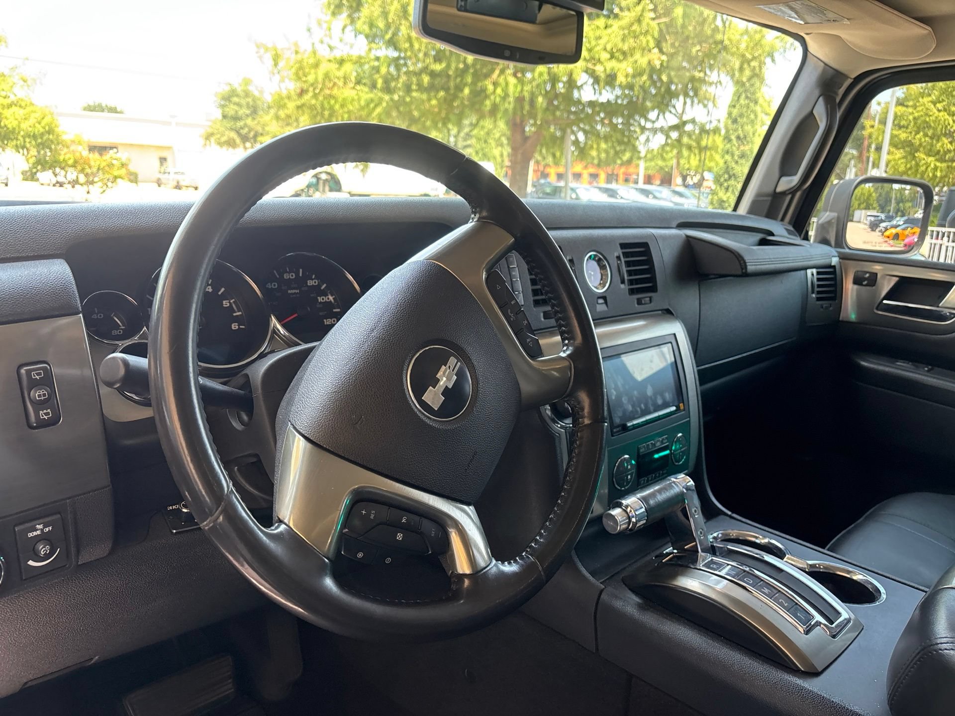 Used 2009 HUMMER H2 Luxury AWD/4WD image 6