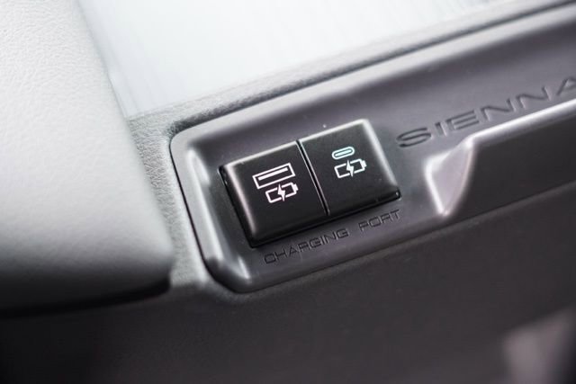 Used 2024 Toyota Sienna XSE image 35