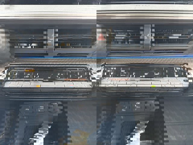 Used 2025 Toyota Prius XLE image 30