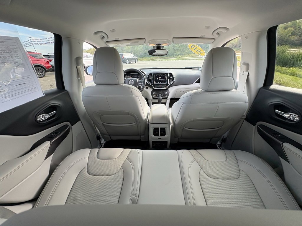 Used 2019 Jeep Cherokee Limited image 22