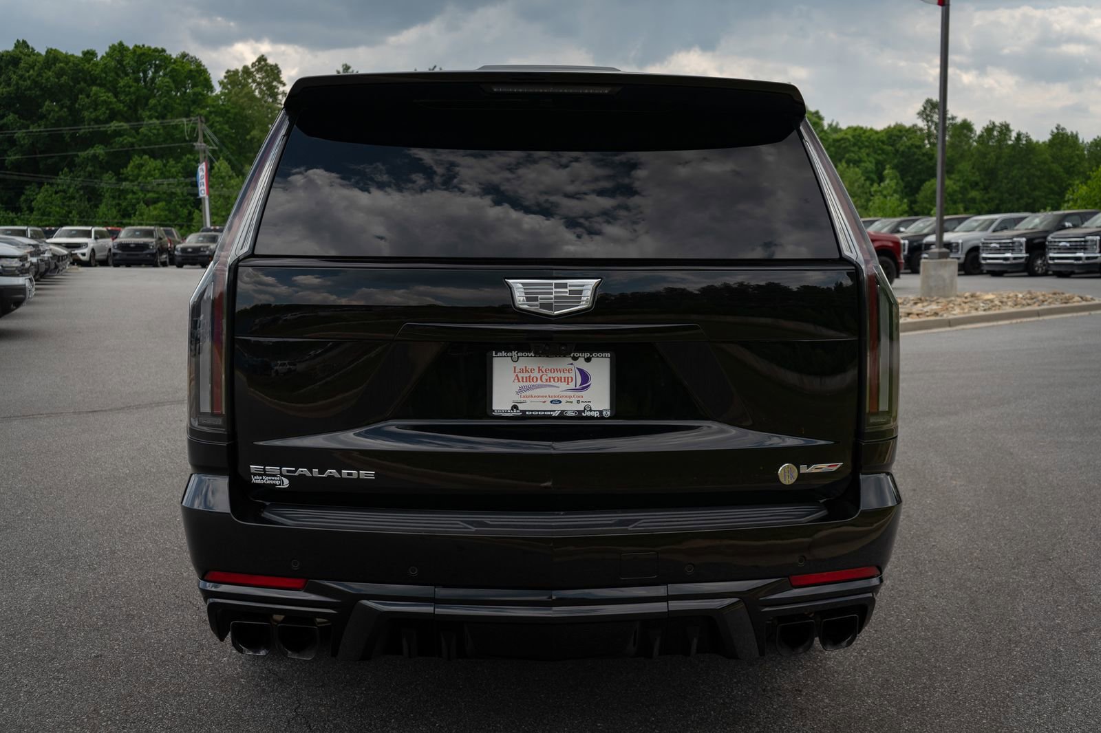 Used 2025 Cadillac Escalade V w/ LPO, ONYX Package AWD/4WD image 16