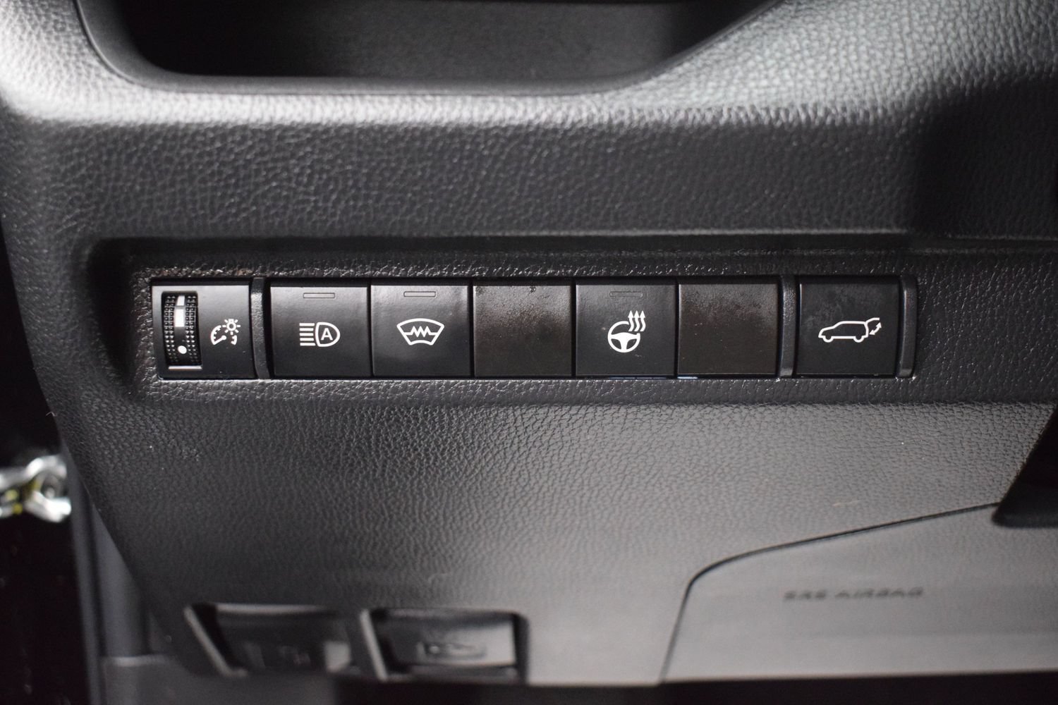Used 2023 Toyota RAV4 XLE w/ Convenience Package AWD/4WD image 16