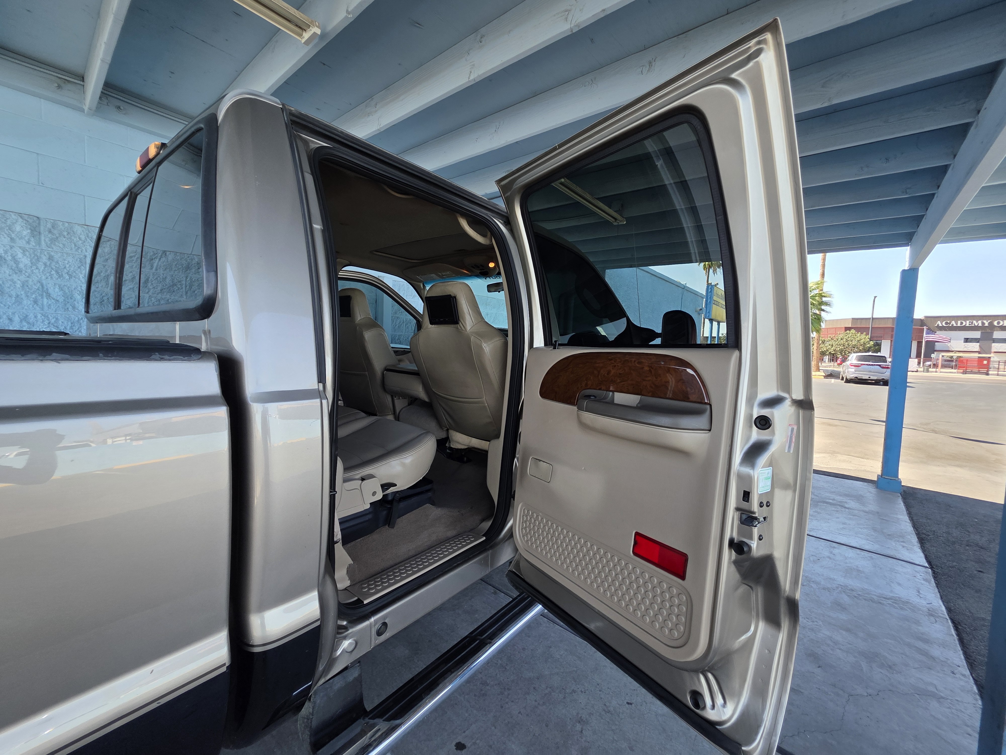 Used 2004 Ford F250 XL AWD/4WD image 16