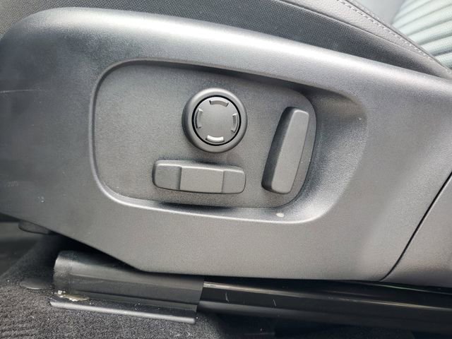 Certified 2025 Land Rover Discovery Sport Dynamic SE image 21
