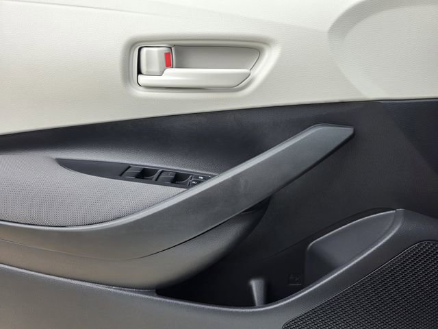 Used 2025 Toyota Corolla LE image 19