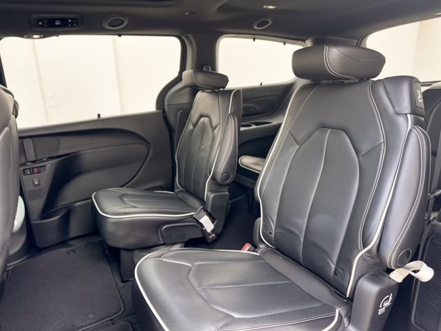 Used 2023 Chrysler Pacifica Limited w/ Uconnect Theater Family Group AWD/4WD image 28