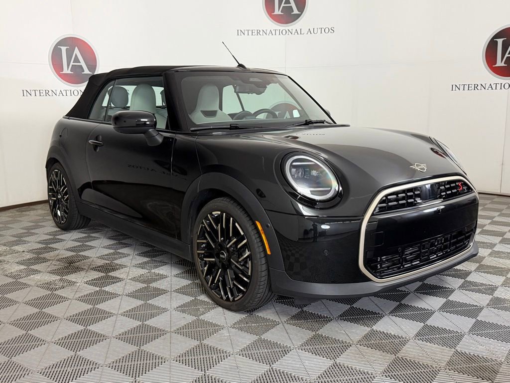 Used 2025 MINI Cooper S FWD image 1