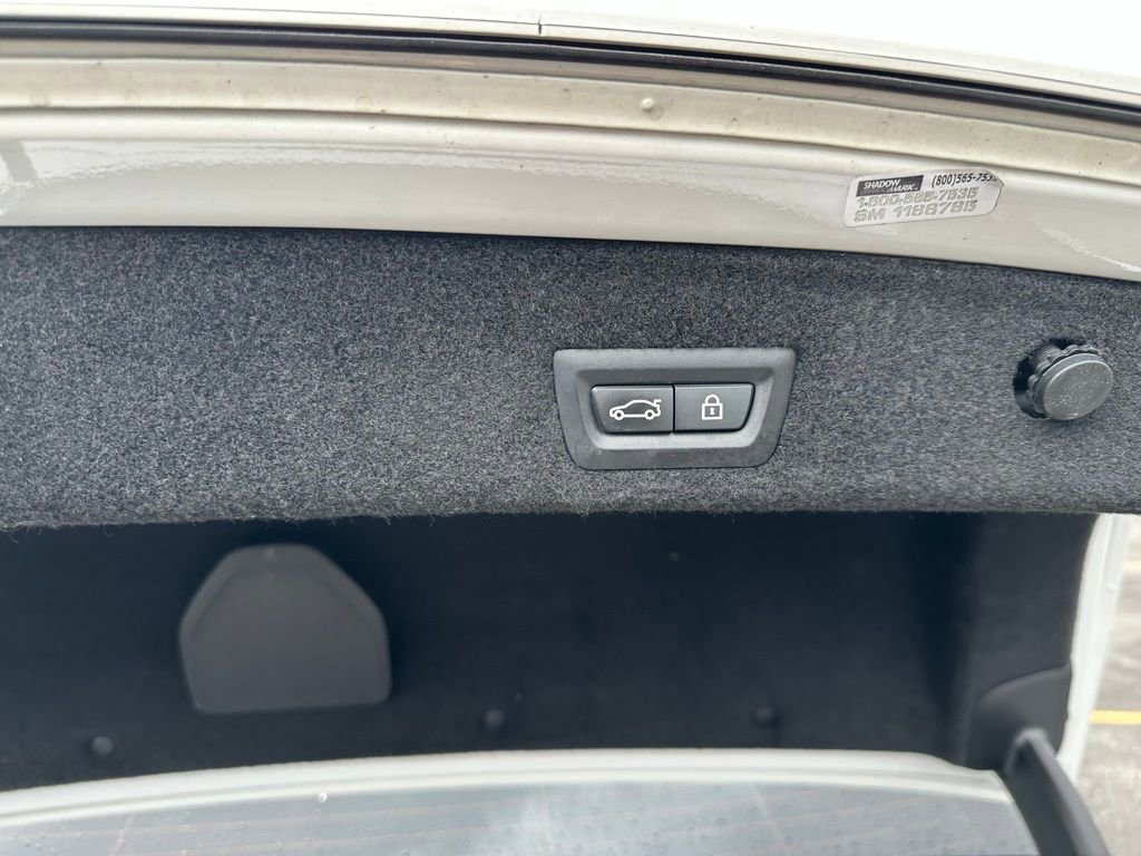 Used 2018 BMW 740i xDrive image 12