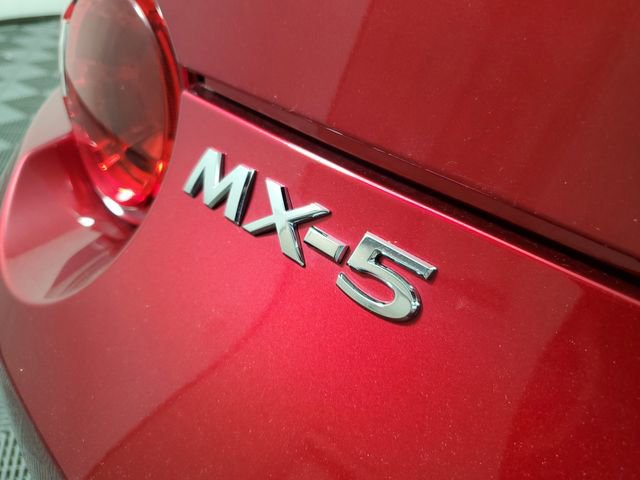 Used 2022 MAZDA MX-5 Miata RF Grand Touring RWD image 5