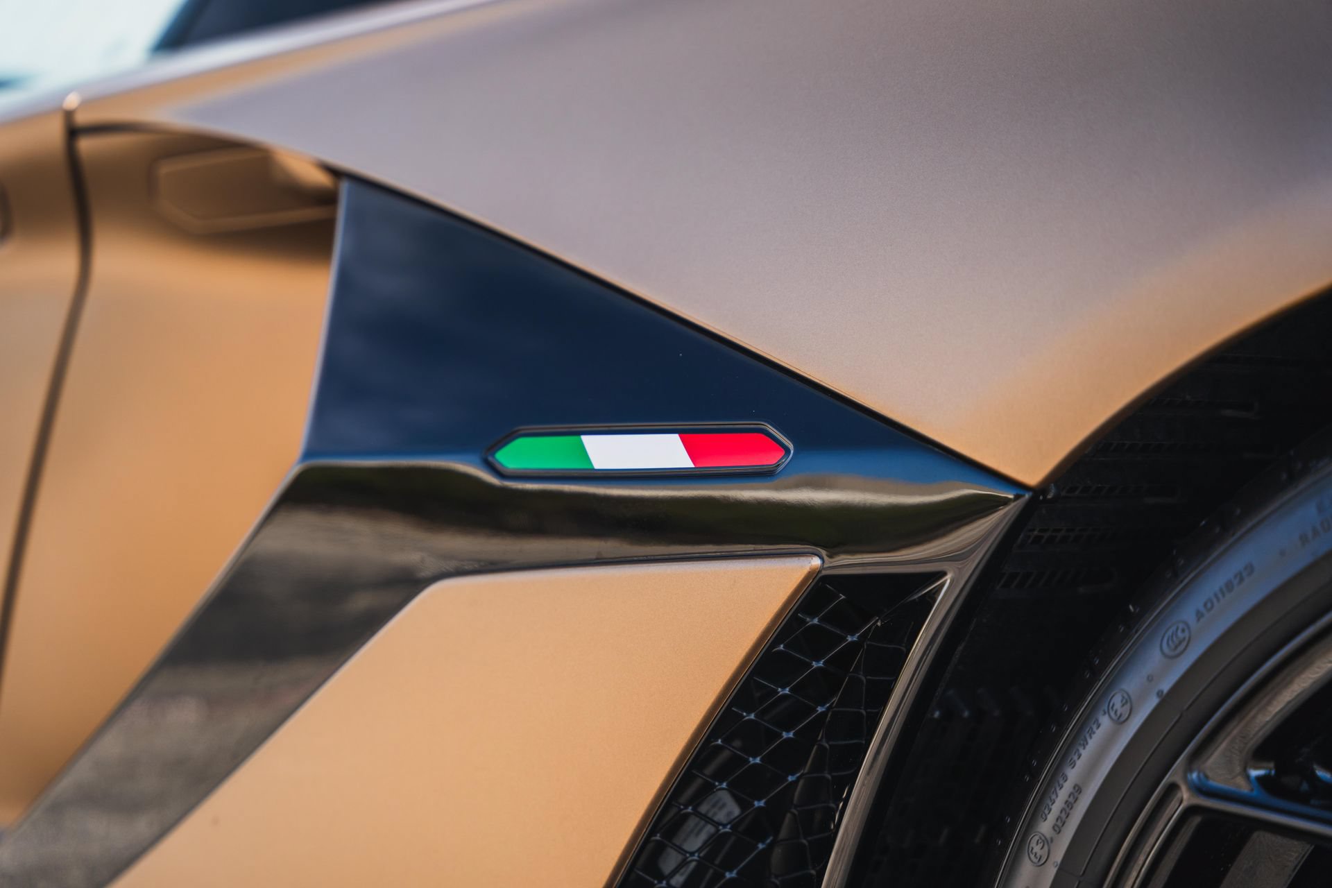 Used 2021 Lamborghini Aventador SVJ AWD/4WD image 23