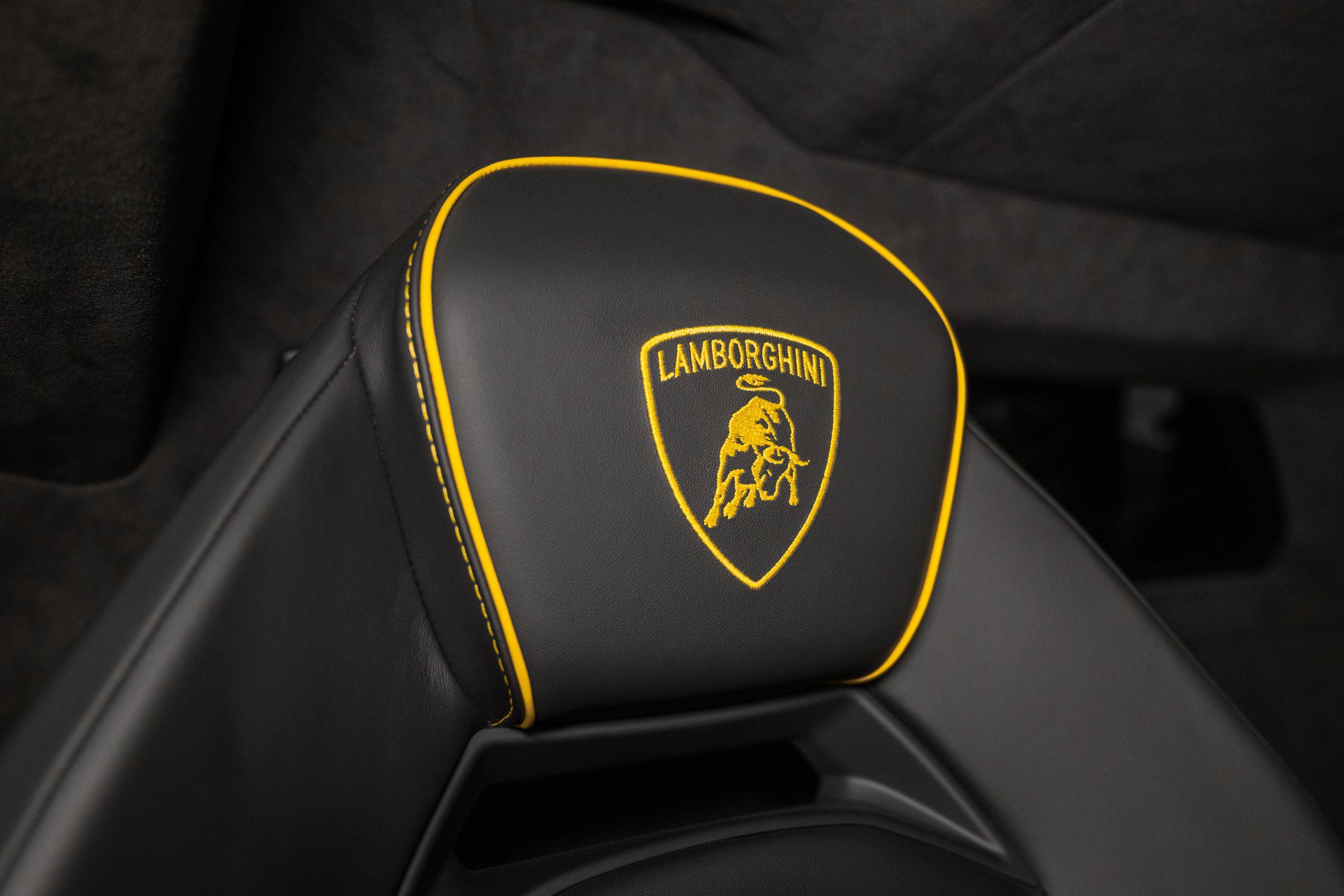 Used 2024 Lamborghini Revuelto image 53