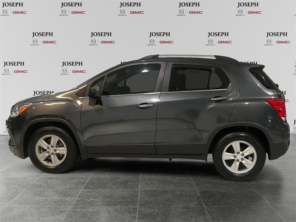Used 2020 Chevrolet Trax LT w/ LT Convenience Package image 4