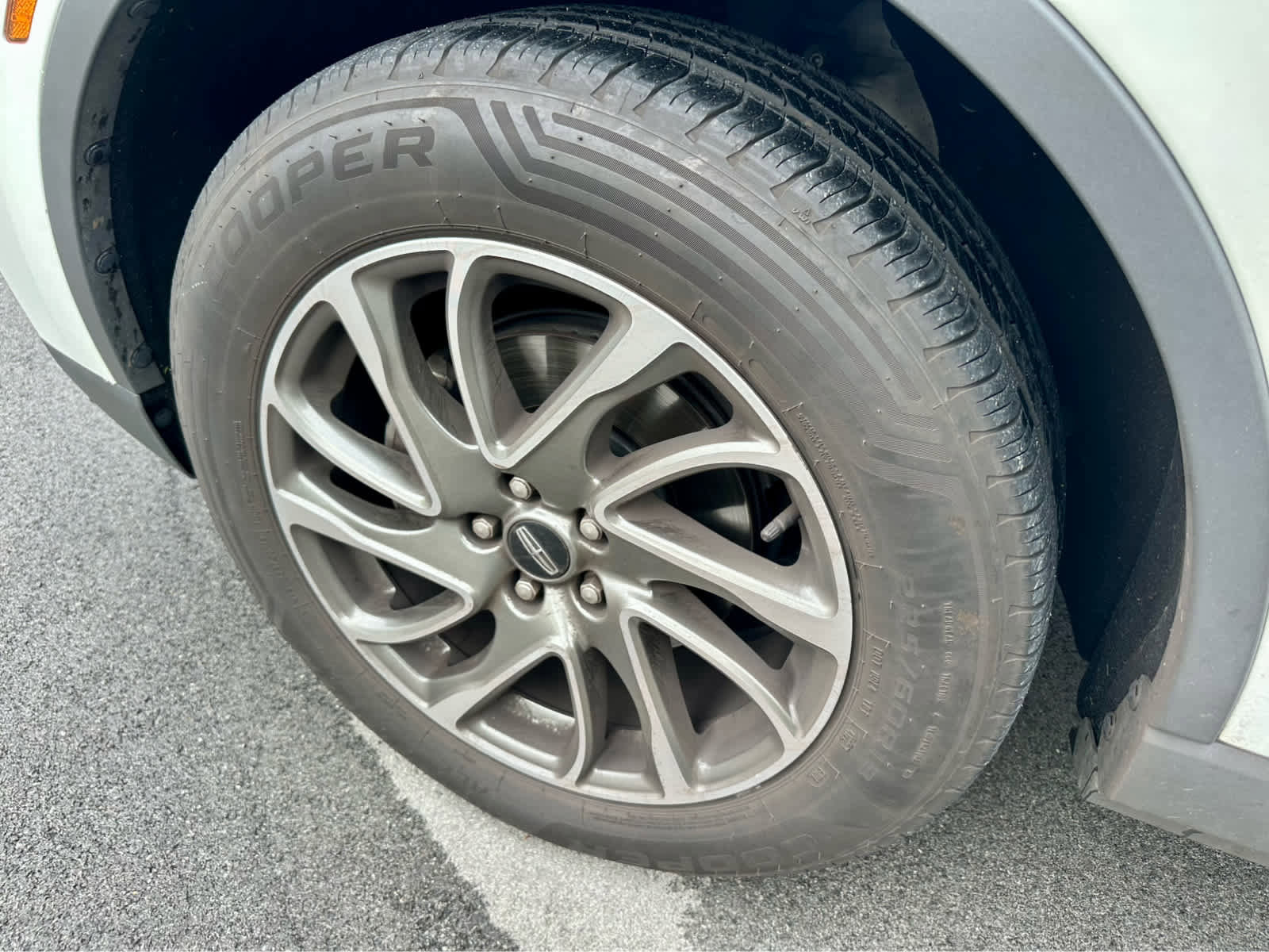 Used 2021 Lincoln Corsair AWD w/ Equipment Group 101A image 9