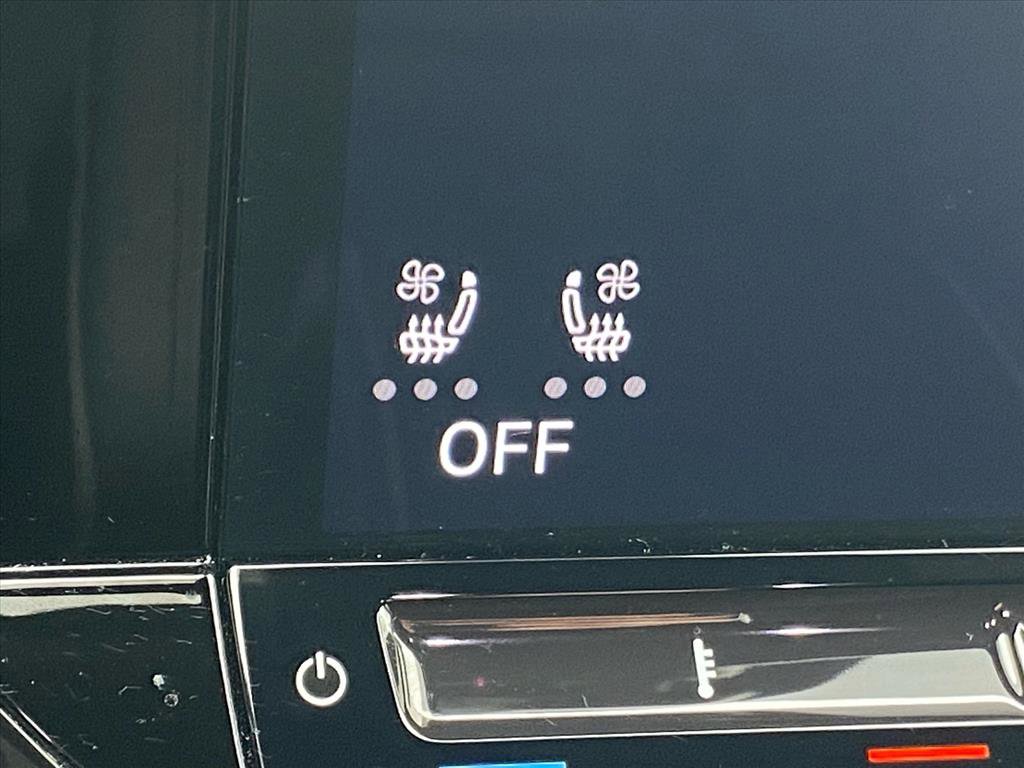 Certified 2025 Volkswagen Atlas Cross Sport SEL image 17