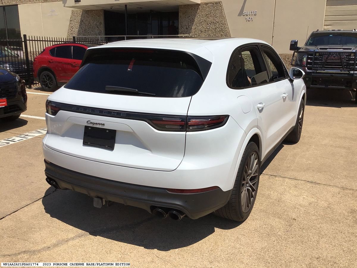 Used 2023 Porsche Cayenne AWD/4WD image 5