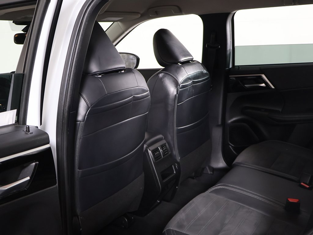 Used 2022 Mitsubishi Outlander SEL Black Edition image 28