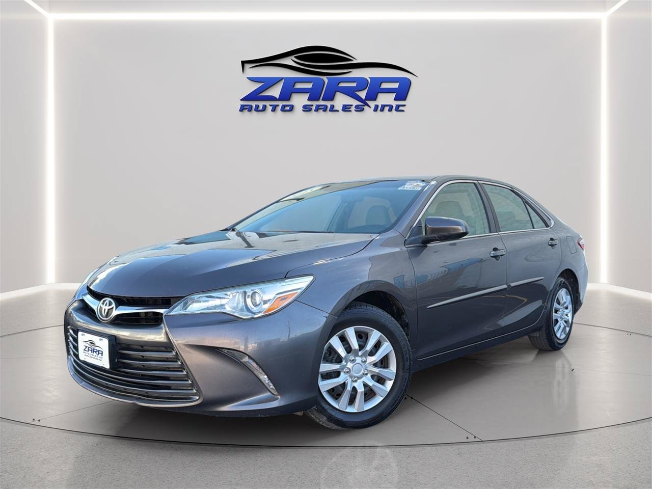 Used 2015 Toyota Camry LE FWD image 1