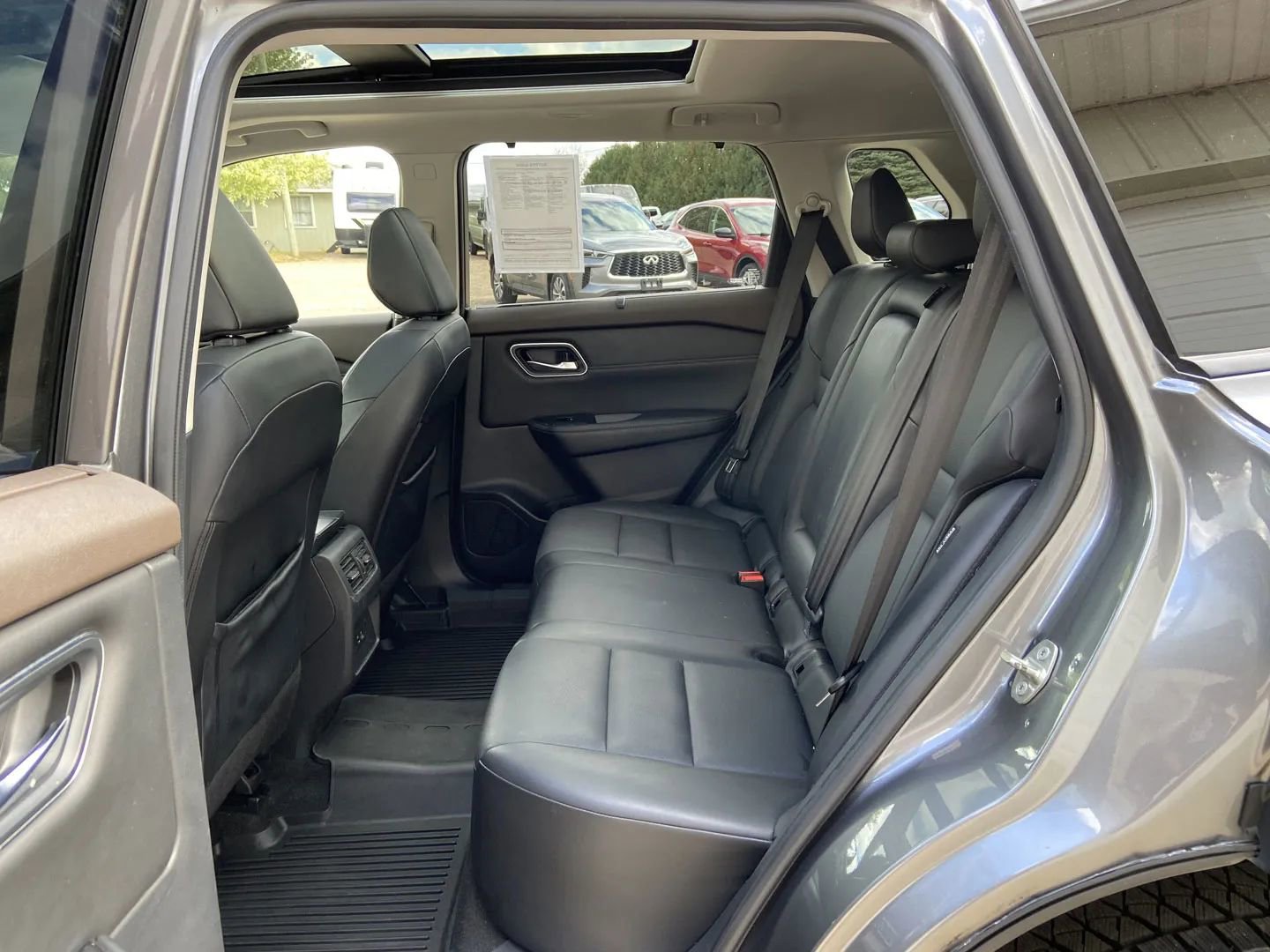 Used 2021 Nissan Rogue SV w/ Premium Package image 22