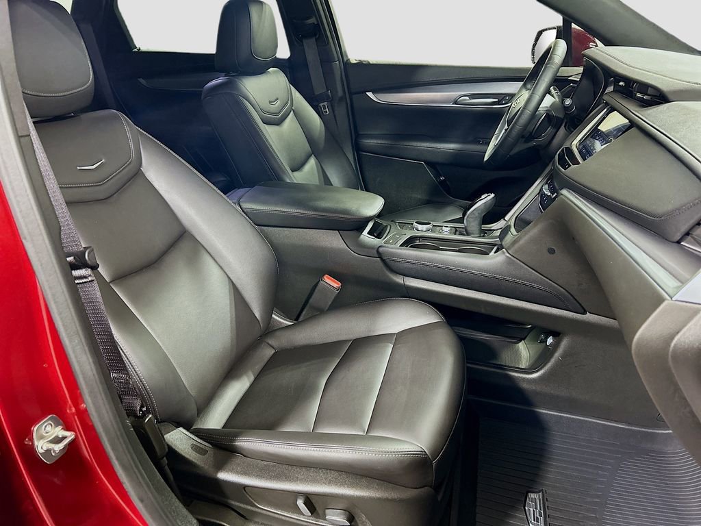 Used 2024 Cadillac XT5 Luxury w/ LPO, Floor Liner Package image 24