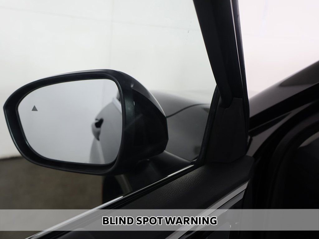 New 2026 Mitsubishi Outlander SE image 7