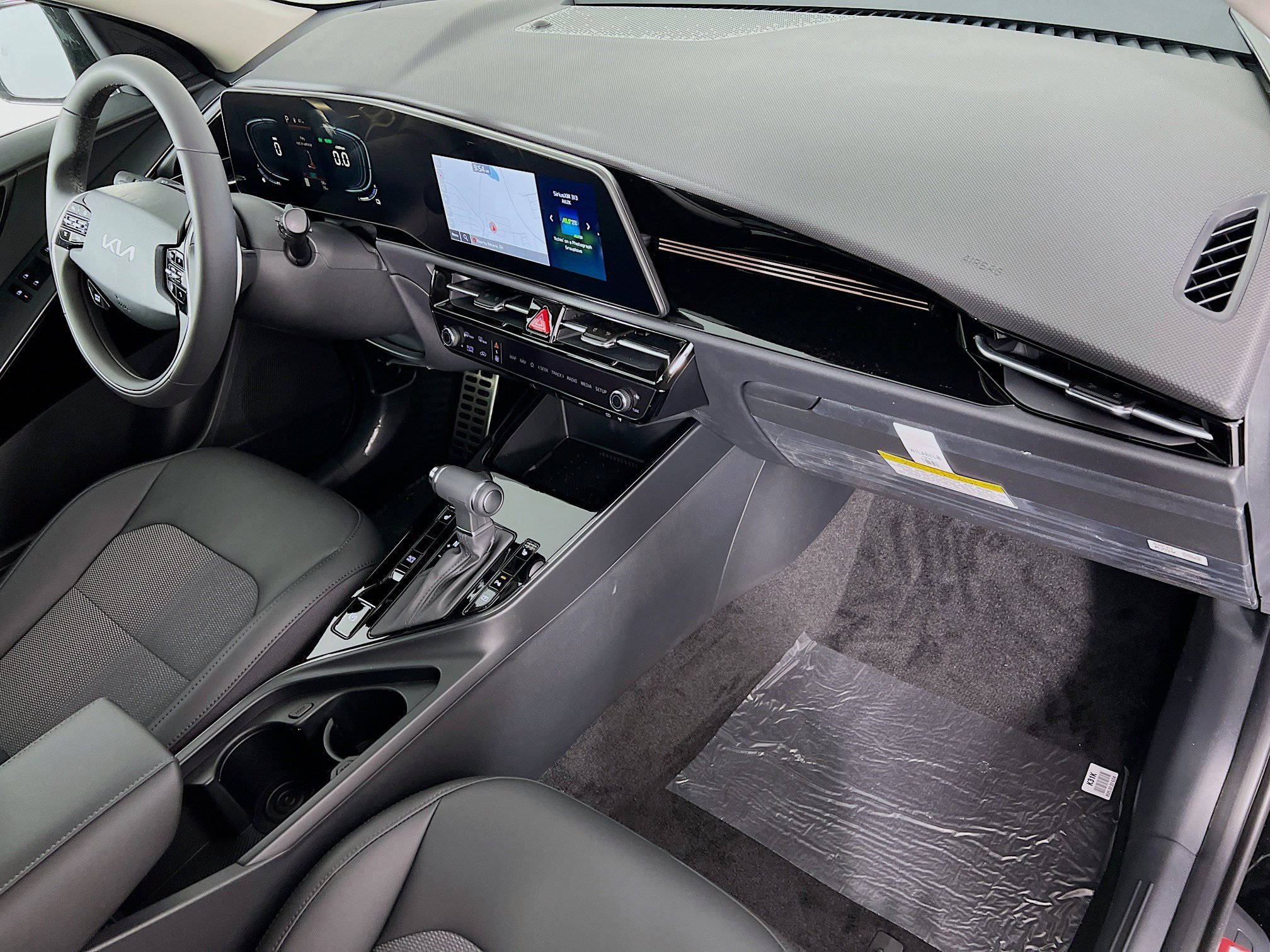 New 2025 Kia Niro EX Touring image 22