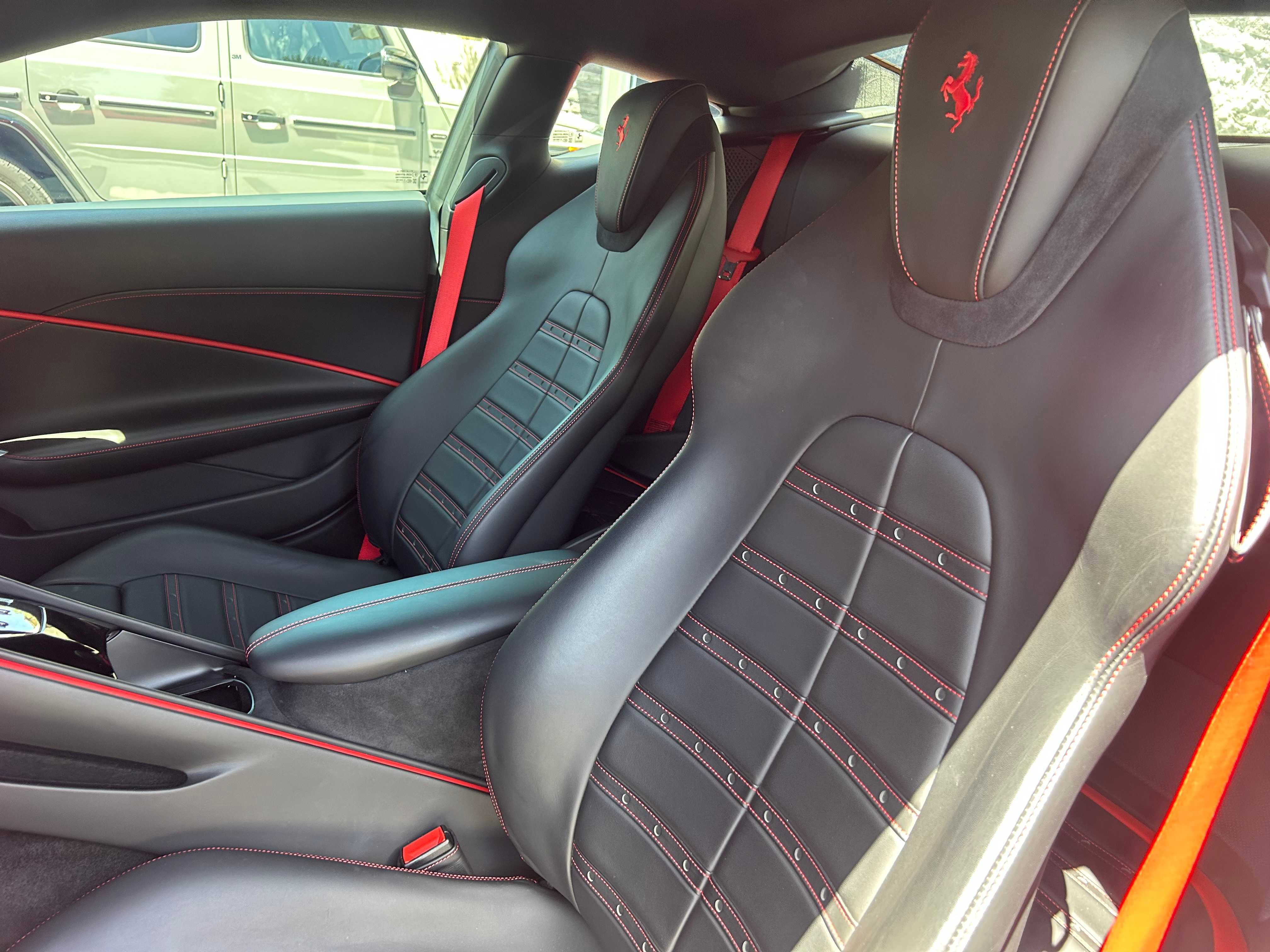 Used 2022 Ferrari Roma RWD image 10