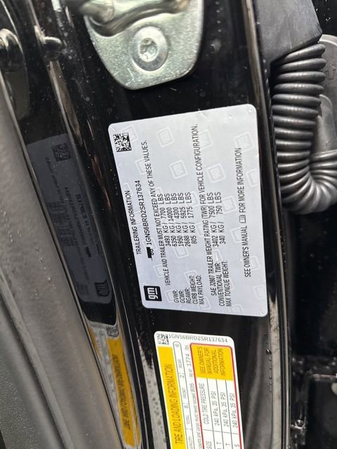 Used 2025 Chevrolet Suburban LS image 26