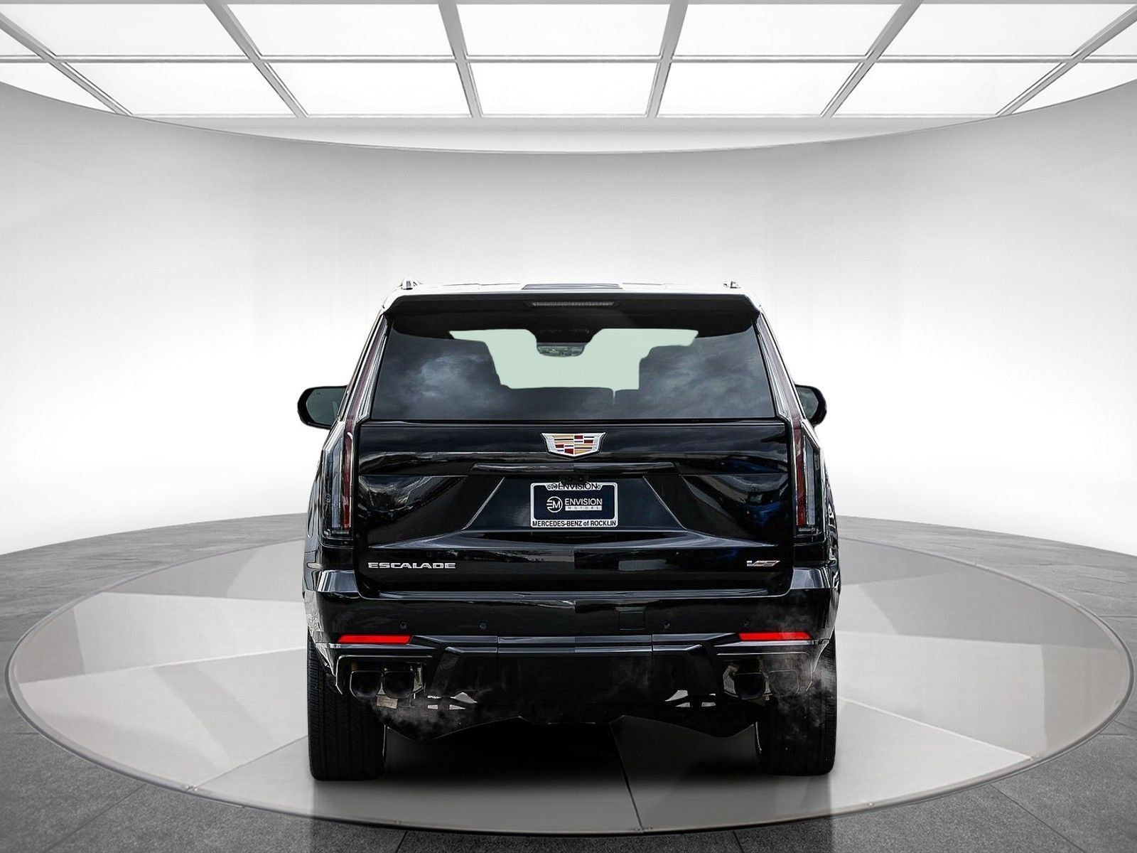 Used 2025 Cadillac Escalade V AWD/4WD image 4