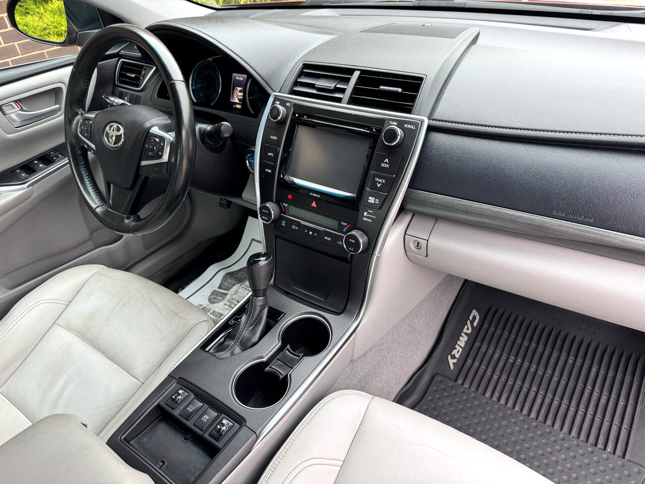 Used 2016 Toyota Camry XLE image 4