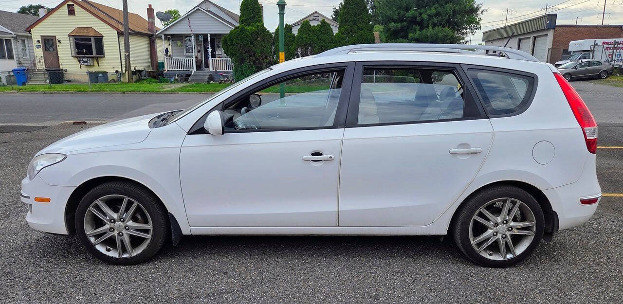 Used 2012 Hyundai Elantra FWD image 2