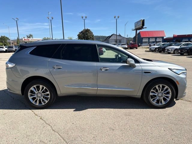 Used 2023 Buick Enclave Avenir w/ Avenir Technology Package AWD/4WD image 6
