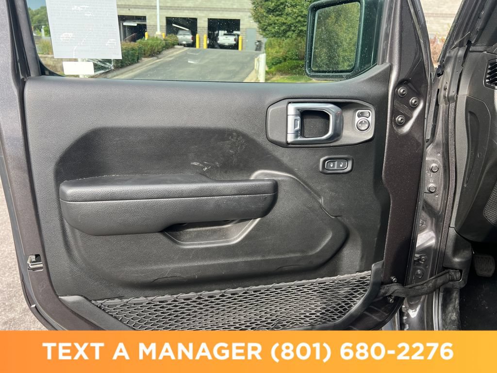 Used 2022 Jeep Gladiator Rubicon AWD/4WD image 12