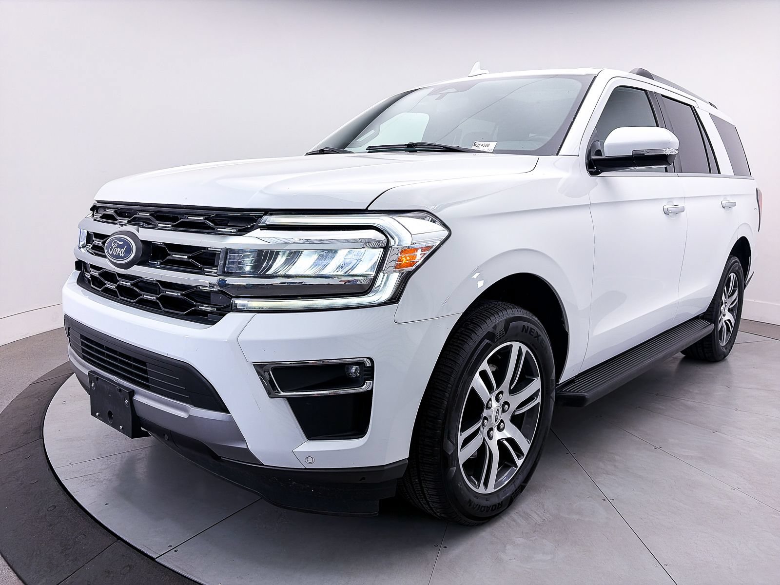 Used 2024 Ford Expedition Limited AWD/4WD image 14