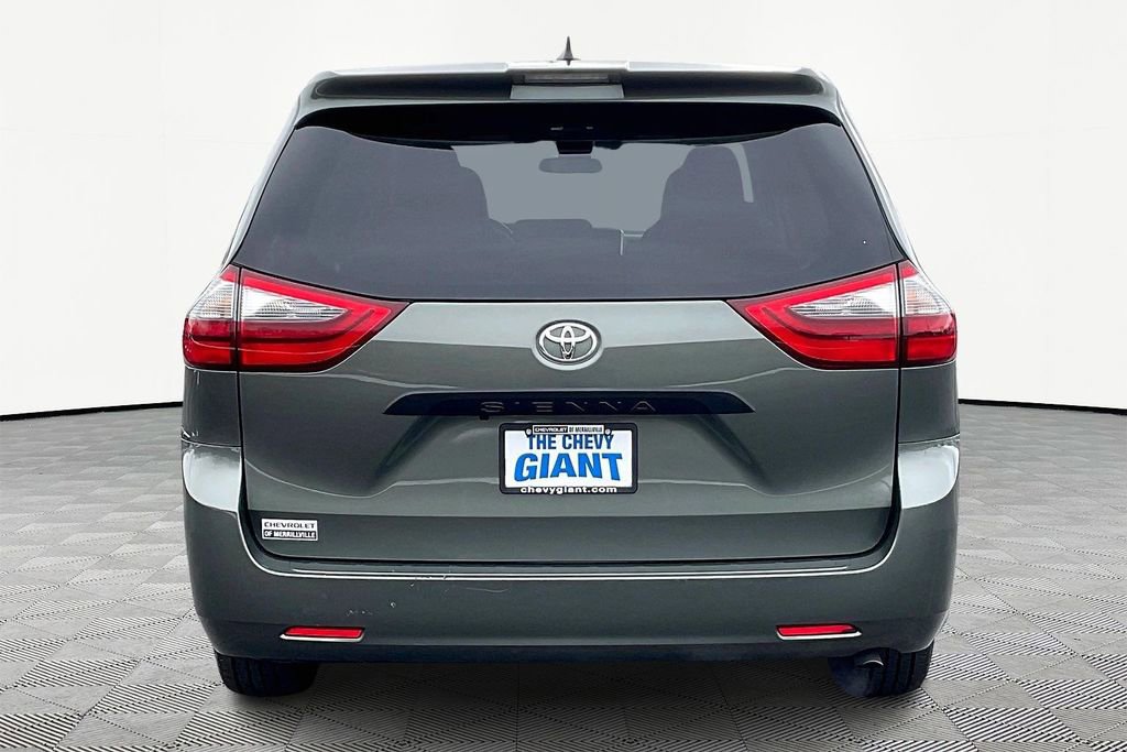 Used 2020 Toyota Sienna L image 6