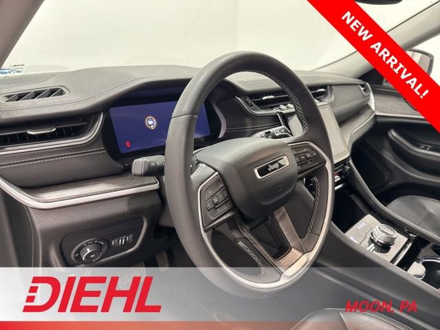 Used 2023 Jeep Grand Cherokee Limited w/ Black Appearance Package image 22