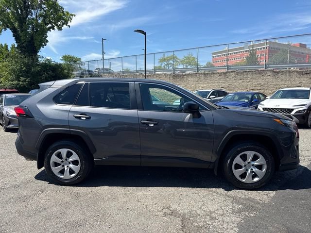 Used 2023 Toyota RAV4 LE AWD/4WD image 16