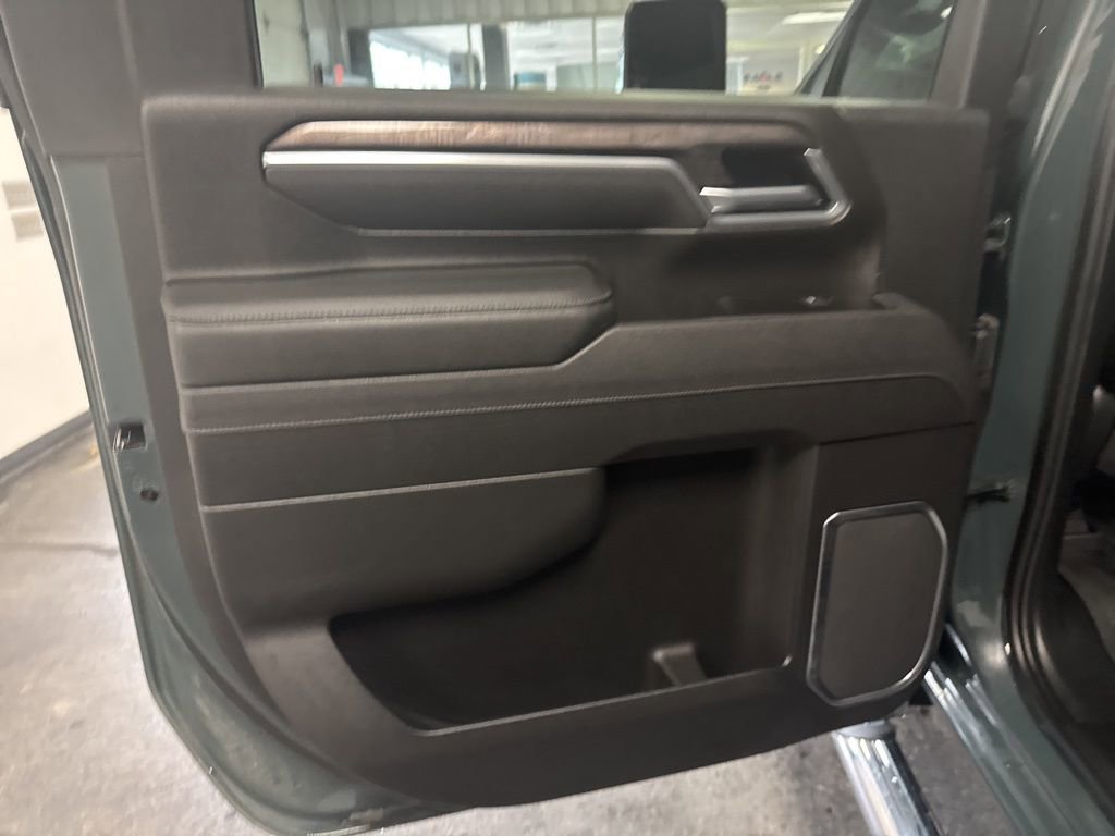 Used 2025 Chevrolet Silverado 2500 LTZ w/ LTZ Premium Package image 24