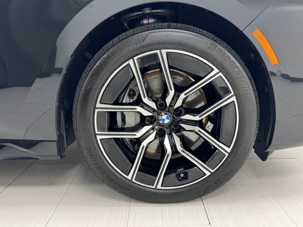 Used 2025 BMW 740i xDrive image 45