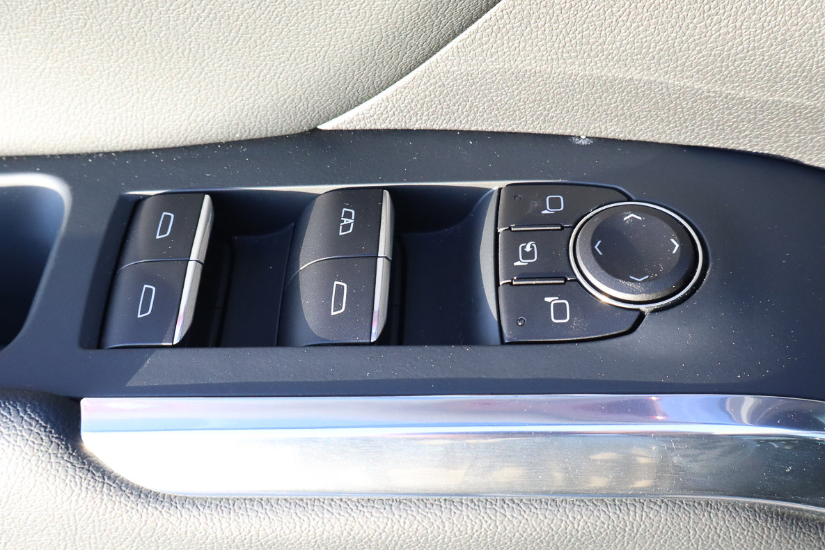 Used 2025 Chevrolet Traverse RS w/ LPO, Floor Liner Package image 14
