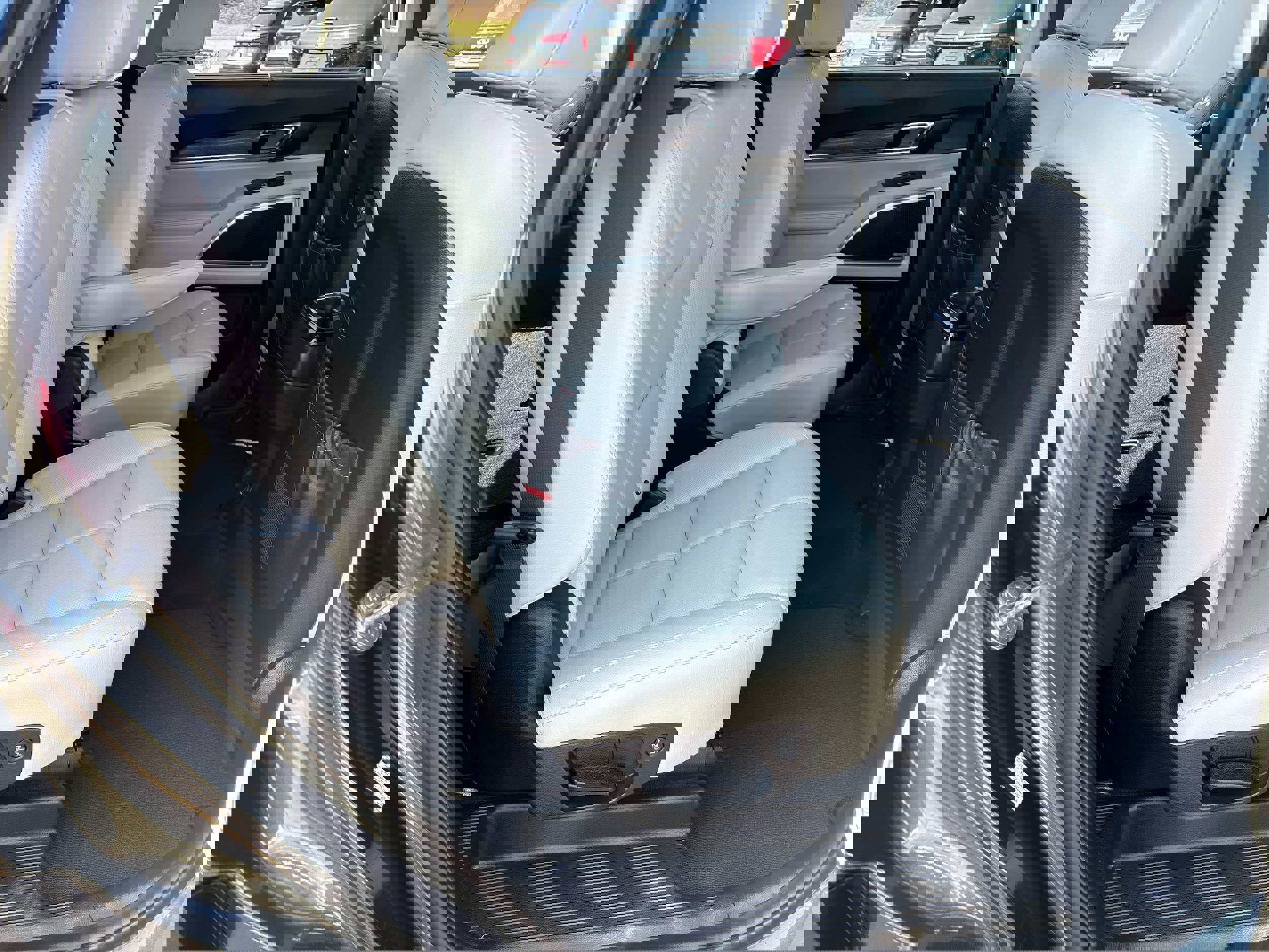 Used 2022 Kia Telluride EX w/ EX Premium Package image 18