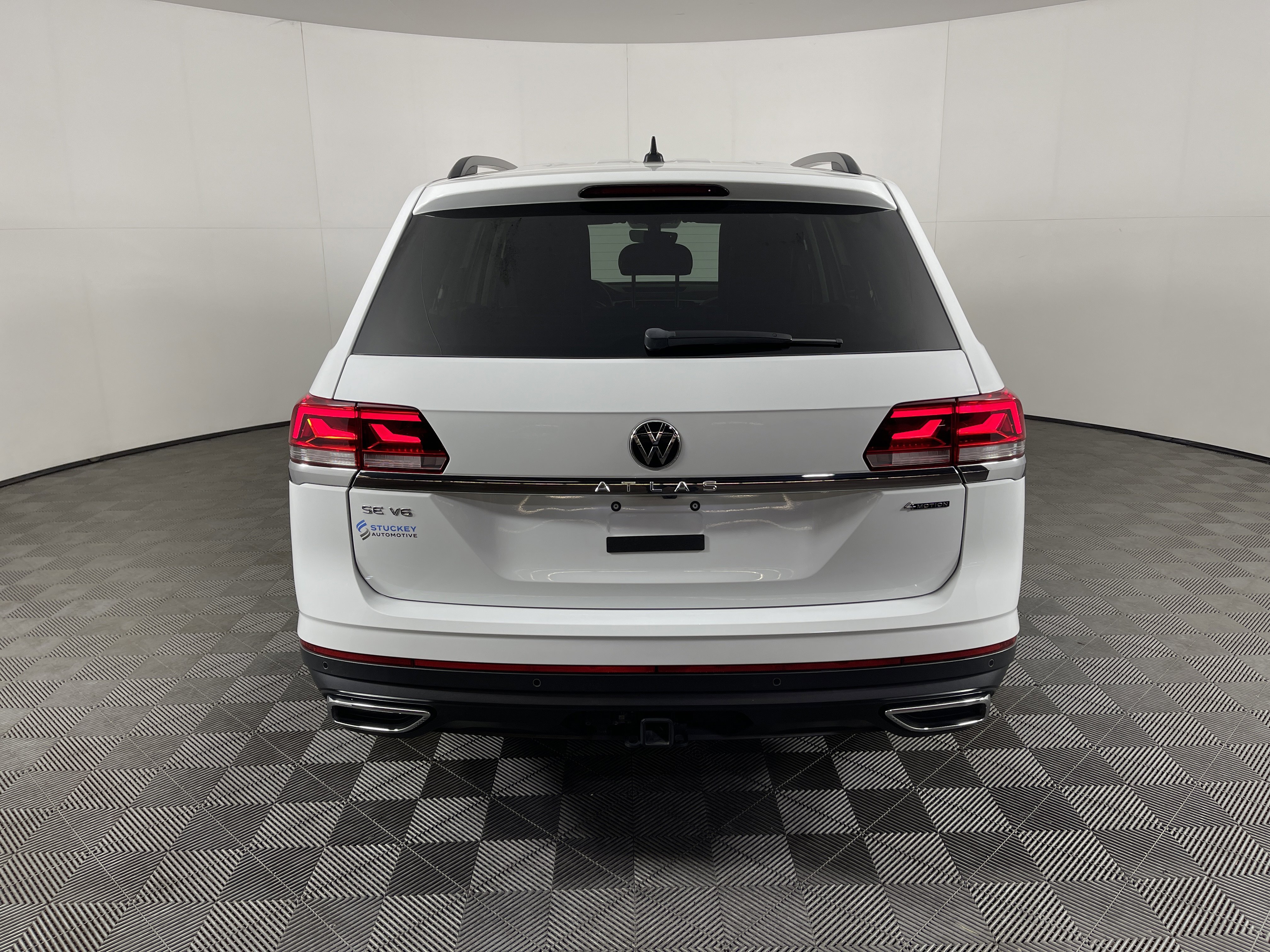 Used 2023 Volkswagen Atlas SE image 4