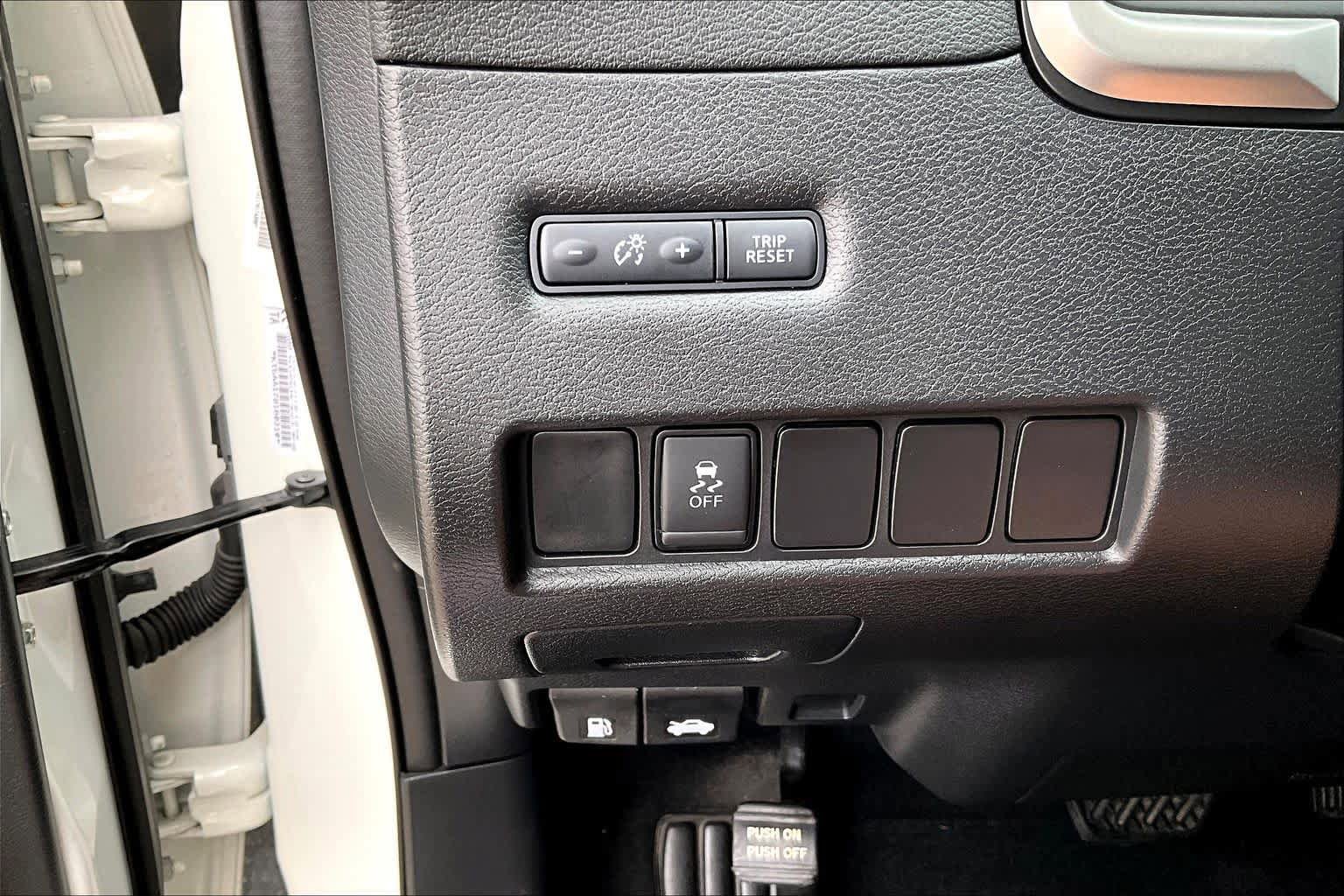 Used 2017 Nissan Murano SV w/ Premium Plus Package FWD image 34