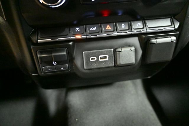 Used 2021 Chevrolet Silverado 1500 Custom image 30