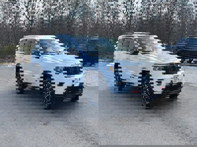 Used 2020 Jeep Grand Cherokee Trailhawk image 2