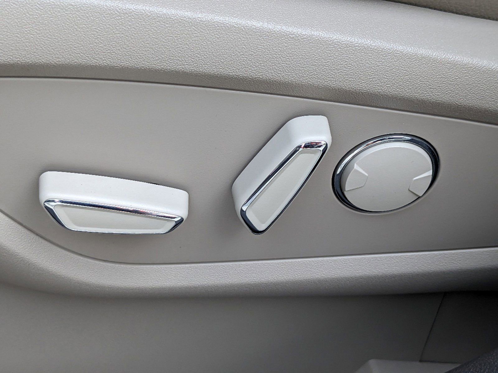 Certified 2023 Lincoln Nautilus AWD w/ Premium Package image 20