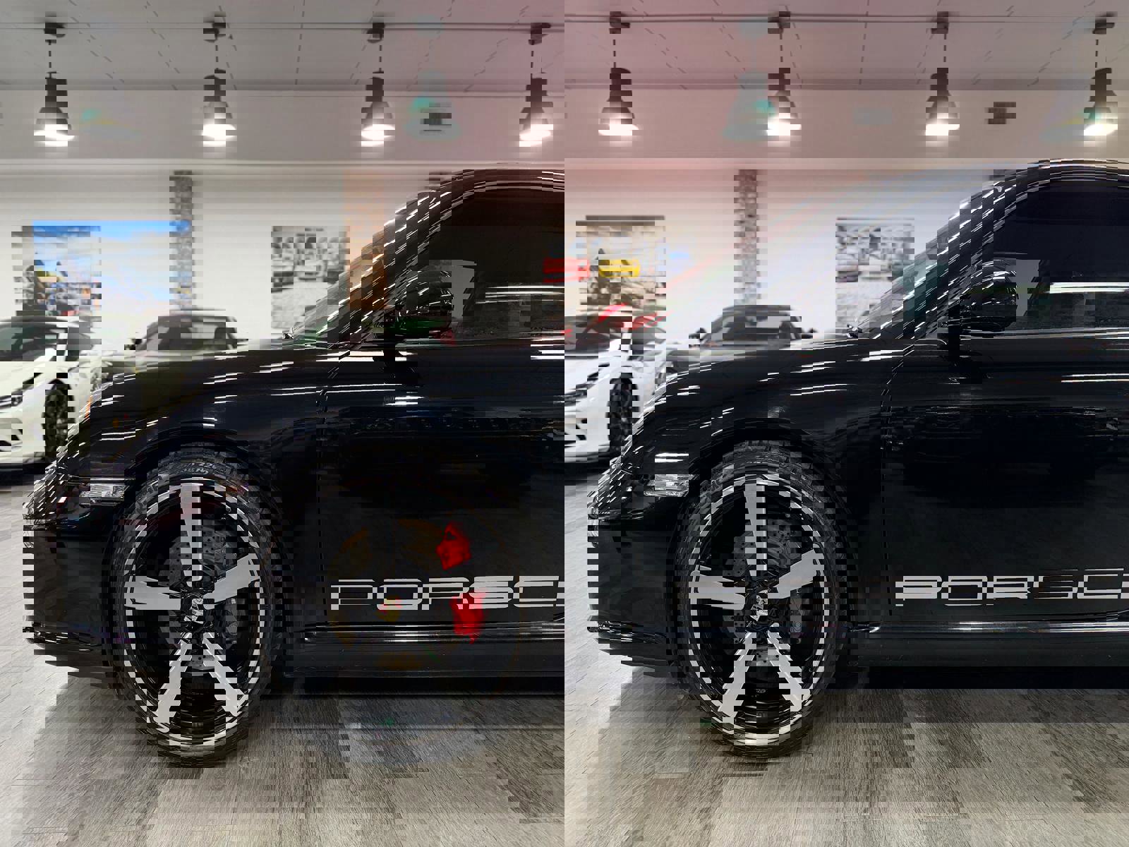 Used 2010 Porsche 911 Carrera image 18