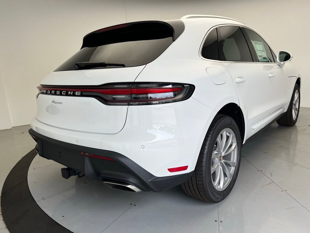 Certified 2025 Porsche Macan image 22