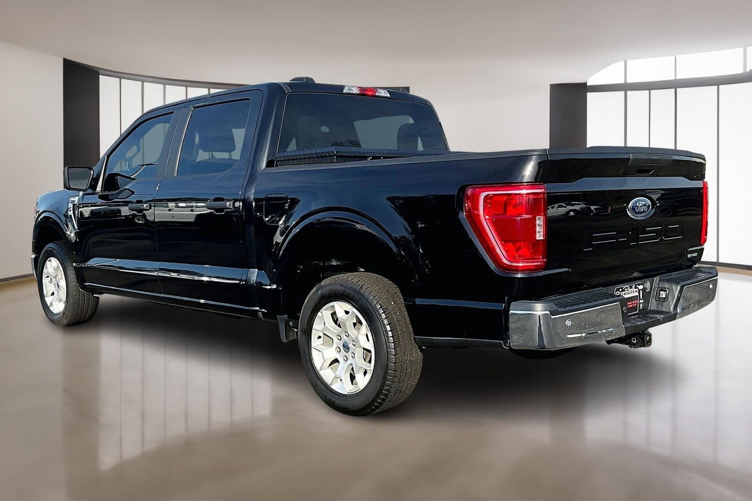 Used 2023 Ford F150 XLT image 4
