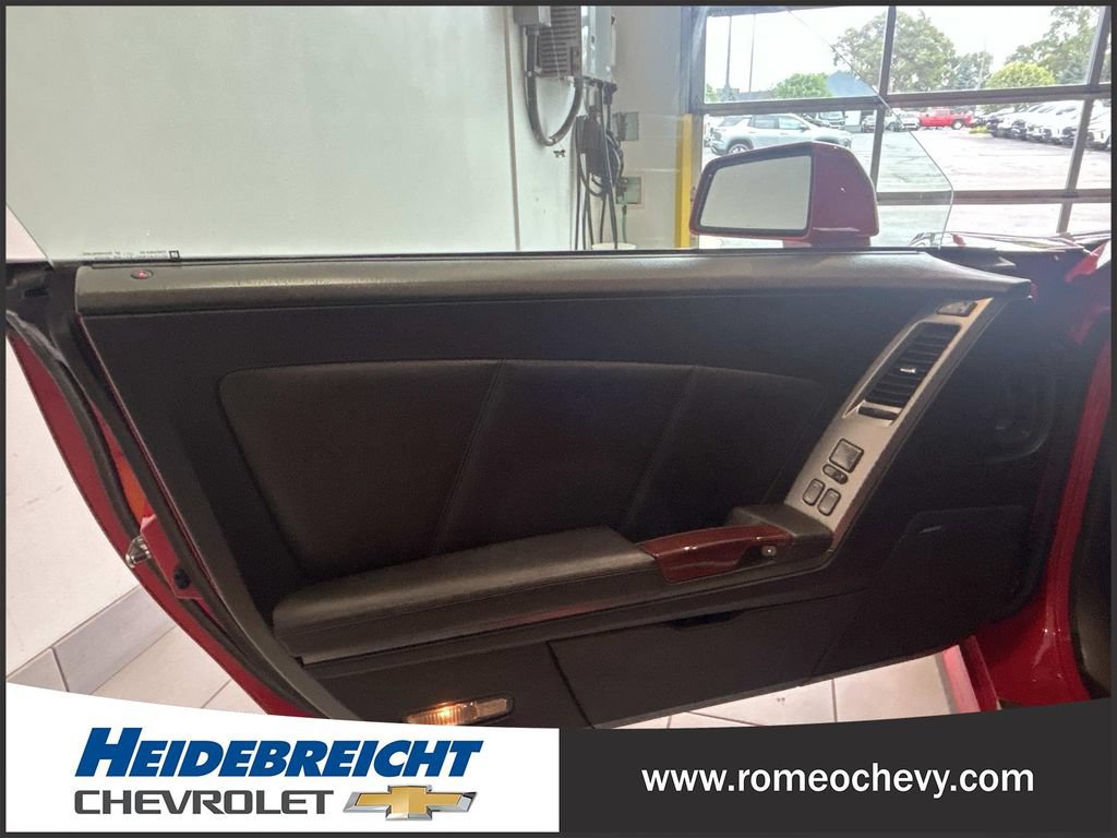 Used 2007 Cadillac XLR RWD image 16